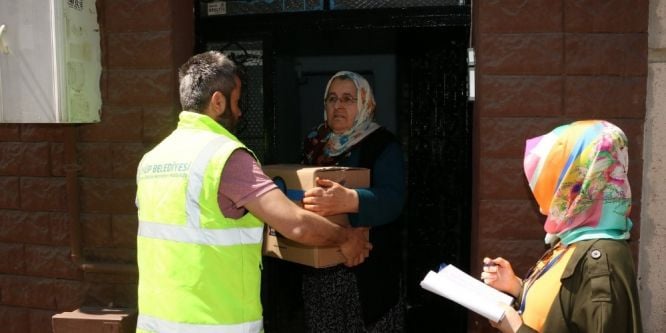 Eyüp Belediyesi Ramazan’da yüzleri güldürüyor