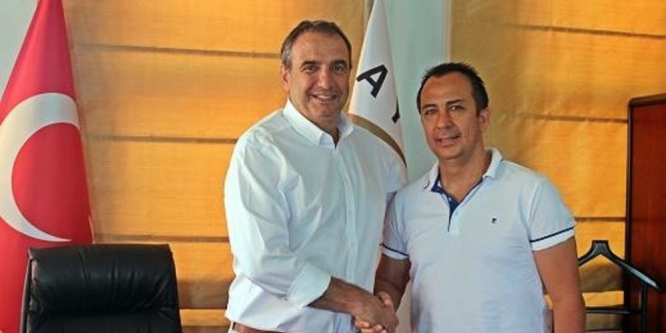 Ayvalıklı Voleybol Antrenörü Oğuz Milli Takıma seçildi