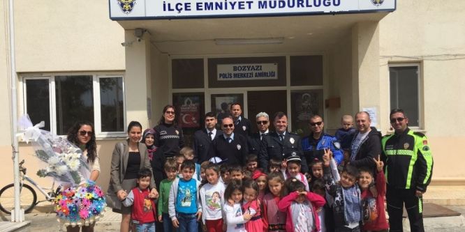 Bozyazılı miniklerden polislere ziyaret