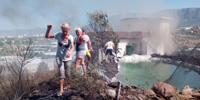Alanya’daki orman yangını 24 saattir sürüyor