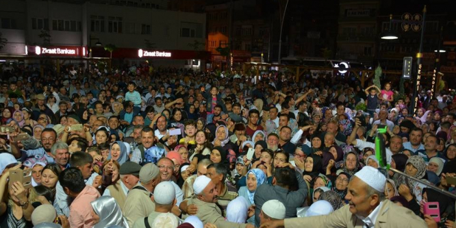 Sandıklı’da hacı uğurlama töreninde izdiham yaşandı