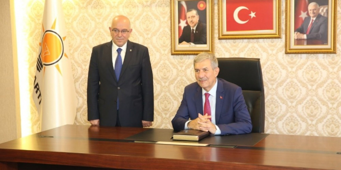 Sağlık Bakanı Demircan AK Parti İl Başkanlığını ziyaret etti