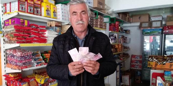 Paranın sahte olduğunu son anda fark etti