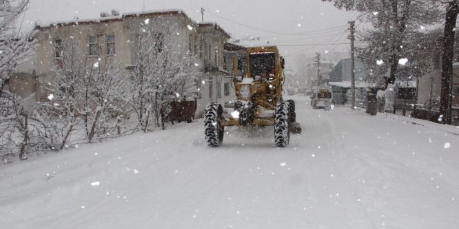 Kavak’ta karla mücadele çalışmaları