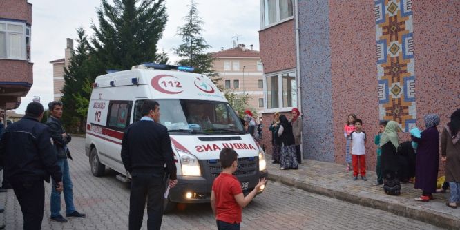 Liseli kız 3. kattan atladı