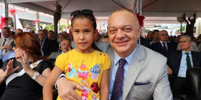 Manisa Büyükşehirden çocuklara bayram hediyesi