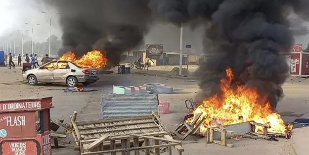 Çad'da 7 partinin faaliyetleri askıya alındı