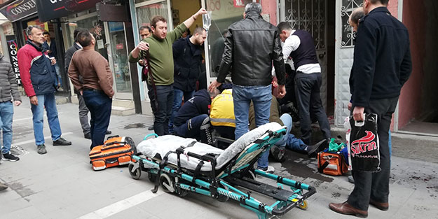 Cadde ortasındaki kavgada kan döküldü