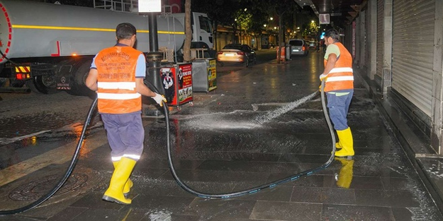 Cadde ve kaldırımlarda bayram temizliği