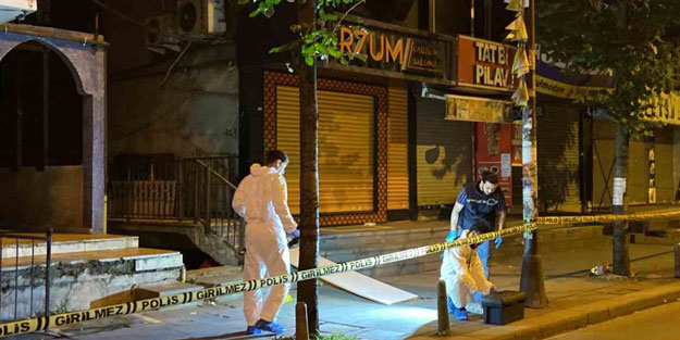 Caddede yürüyen 3 kişiye silahlı saldırı