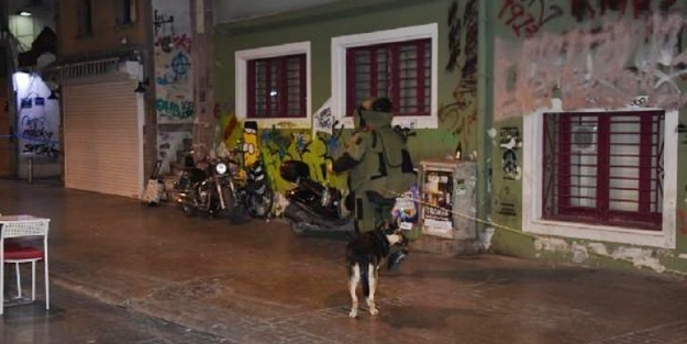 Caddeye bırakılan şüpheli valiz korkuttu