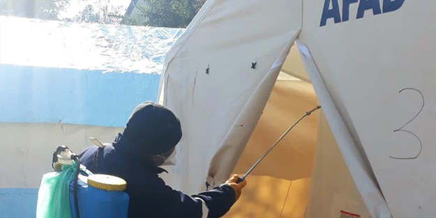 Çadır kentler ve toplanma alanları dezenfekte ediliyor