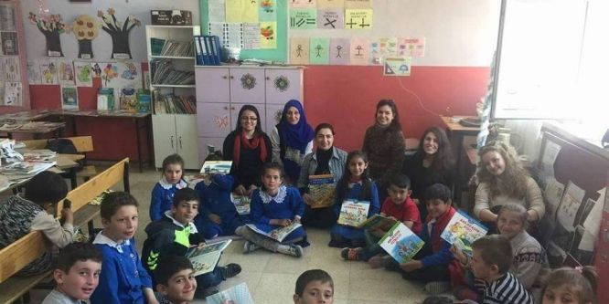 Öğrencilerin kitap sevinci