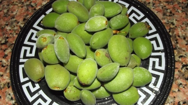 Çağla 50 liradan tezgahlarda