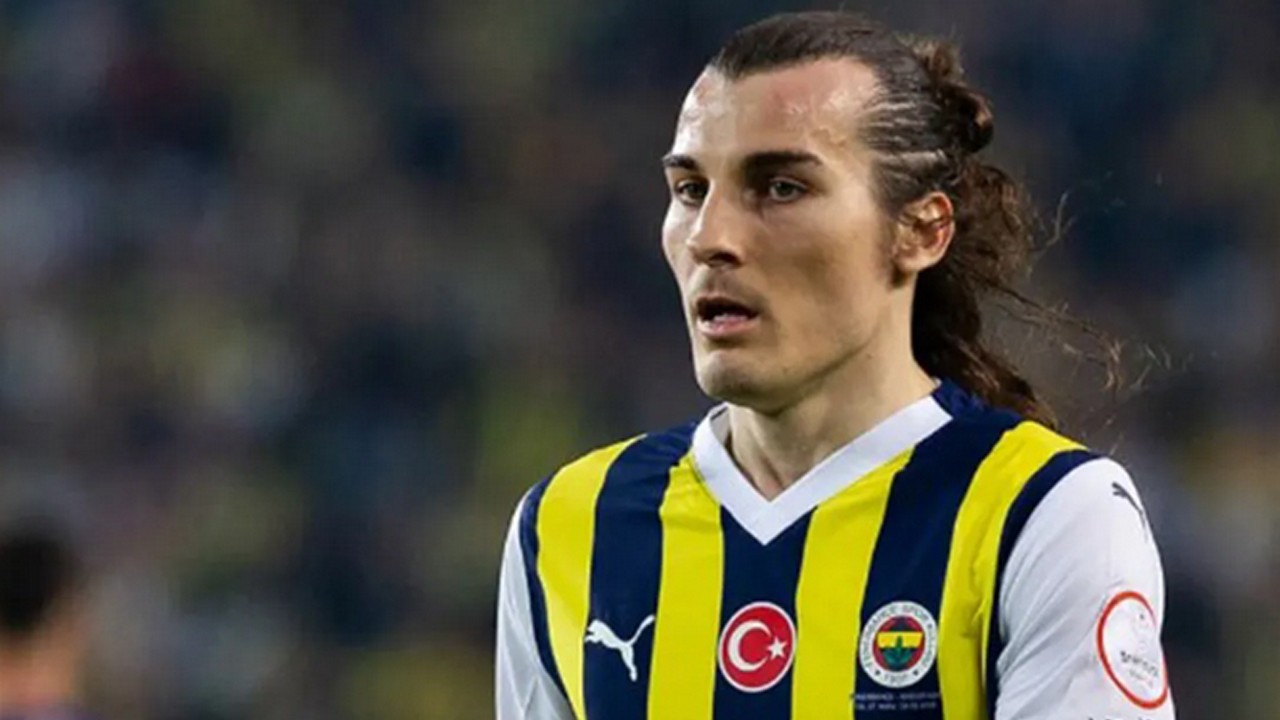 Çağlar bombası! Taraftarı ikiye böldüler: Mourinho'nun kararı resmen savunma hattını infilak ettirdi…