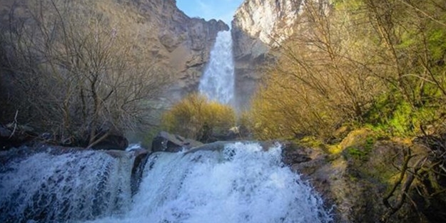 Çağlayan Şelalesi görenleri adeta büyülüyor
