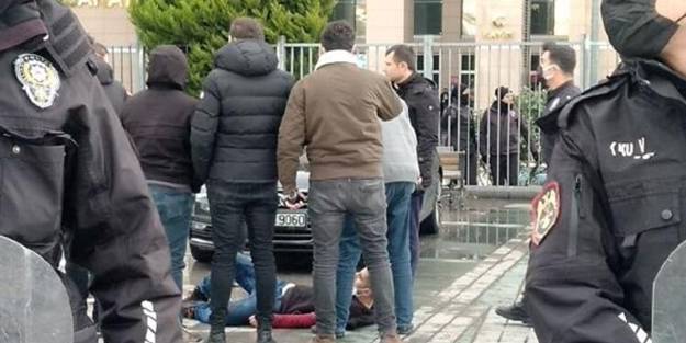 Çağlayan'da adliye önündeki polislere saldırı! Şüpheli vuruldu