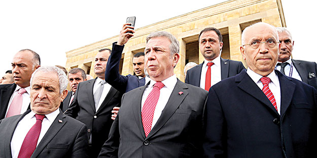 Caka satmayı bırak çılgın vaatlerini yap!