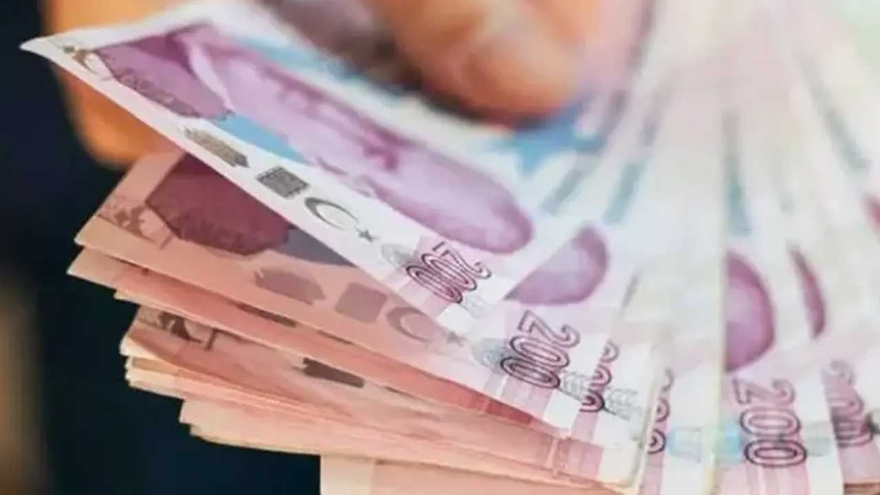 Çakar: Fonlardan çıkan para bankacılık sisteminde kaldı