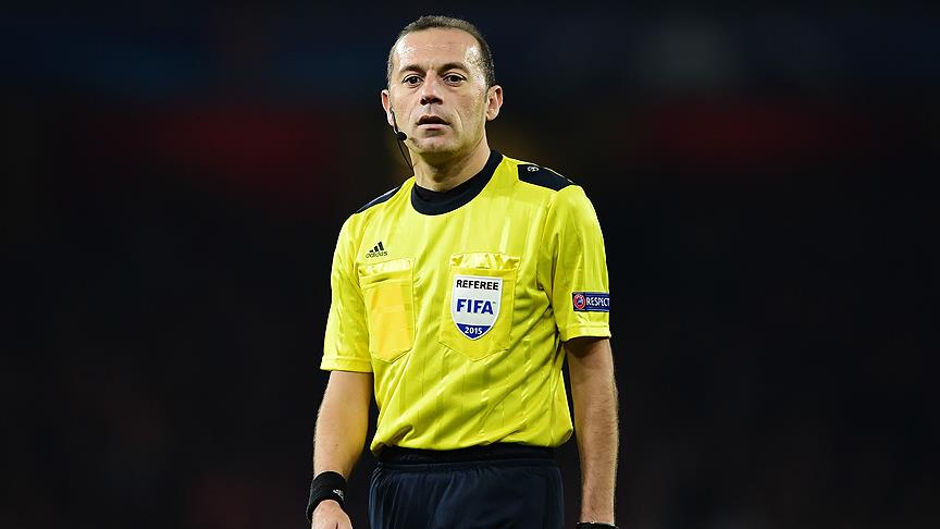 Çakır ve ekibi, UEFA hakem seminerine katılıyor