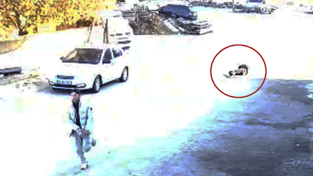 Çakmak istemek için durdu, başından bıçakladı!