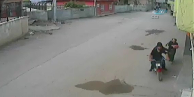 Çaldığı çantadan 5 lira çıkan hırsız pişman oldu