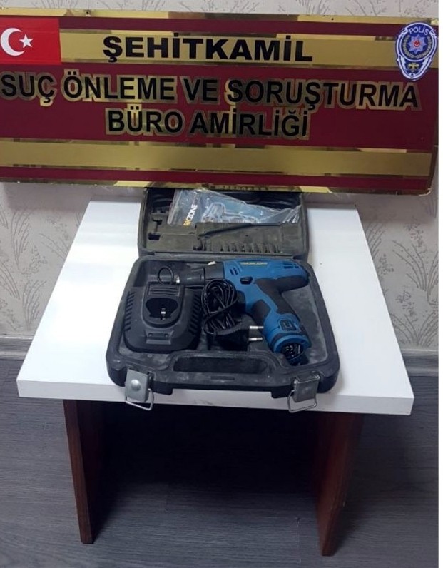 Çaldığı matkabı internet sitesinde satmak isteyince yakayı ele verdi 
