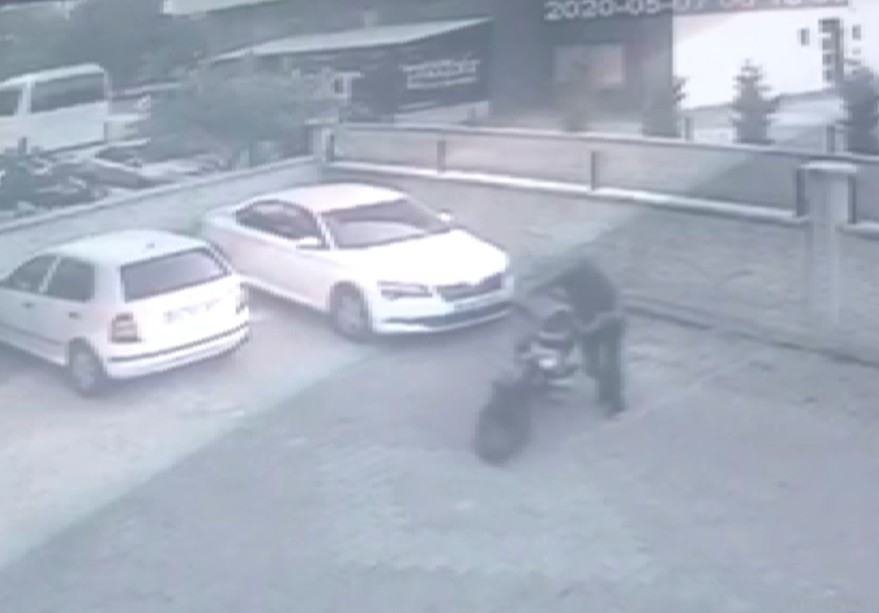 Çaldığı motosikleti çalıştıramayınca geri getirip yerine bıraktı 