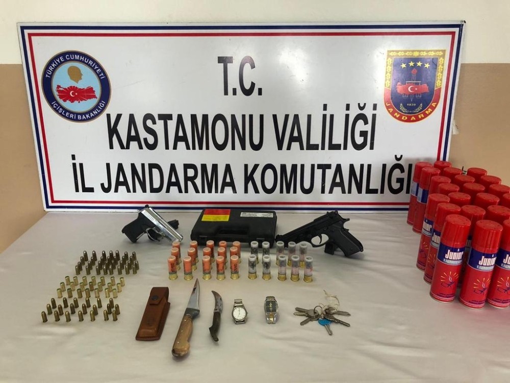 Çaldığı silahları camide tabutta saklayan kişi tutuklandı 