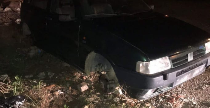 Çaldıkları otomobillerle hırsızlık yapan iki kişi yakalandı