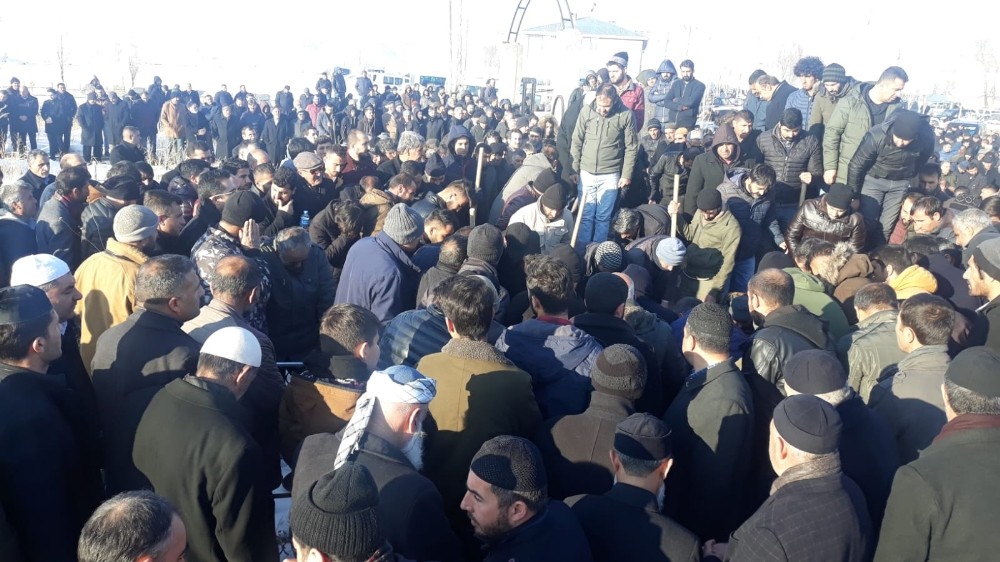 Çaldıran Belediye Başkanı Ensari’nin acı günü 
