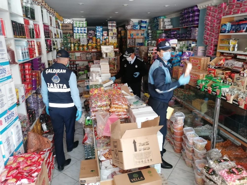 Çaldıran Belediyesi ekipleri denetimlerini sıklaştırdı 