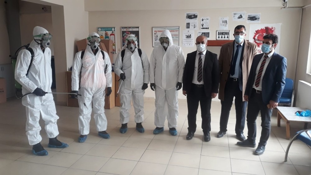 Çaldıran Belediyesinden dezenfekte çalışması 