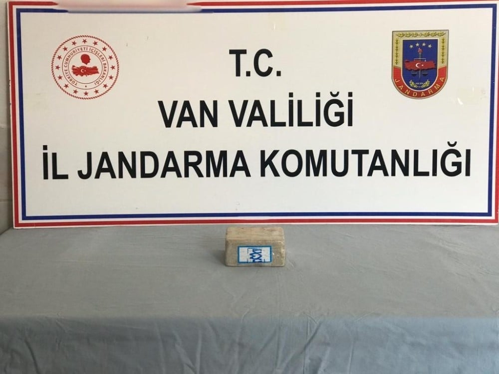 Çaldıran’da 1 kilogram eroin ele geçirildi 