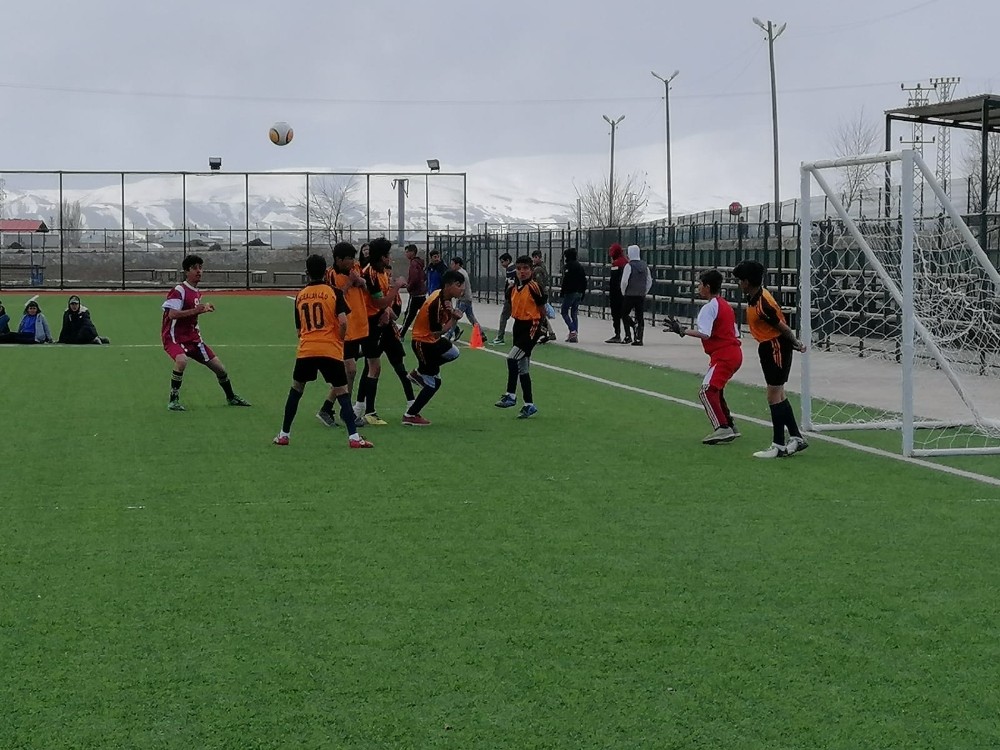 Çaldıran’da futbol turnuvası 