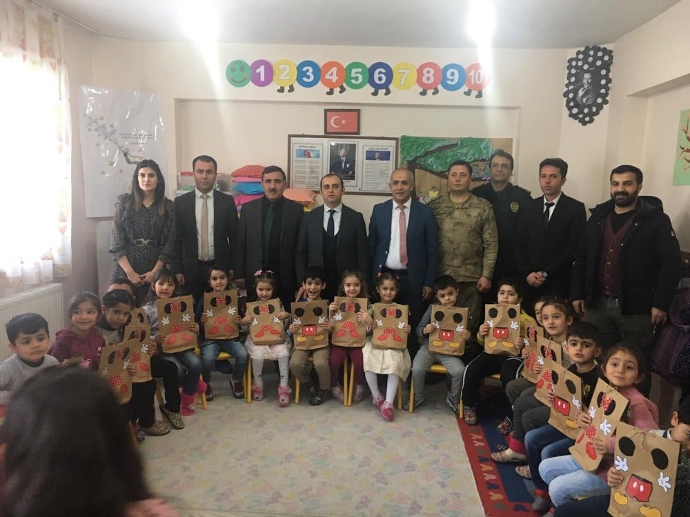 Çaldıran’da karne sevinci 