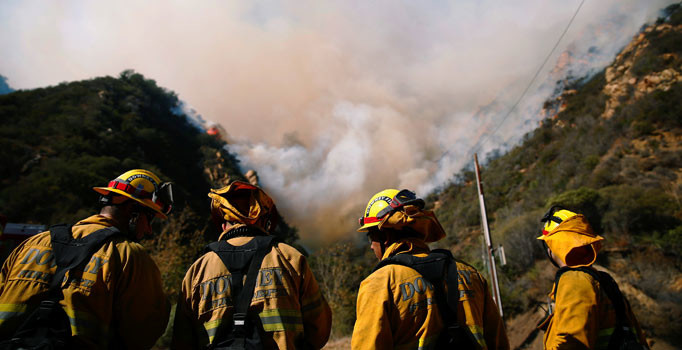 California alevlere teslim: Ölü sayısı 42'ye çıktı
