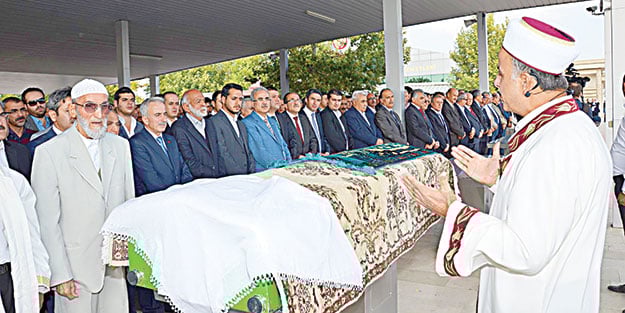 Çalık’ın annesi dualarla defnedildi