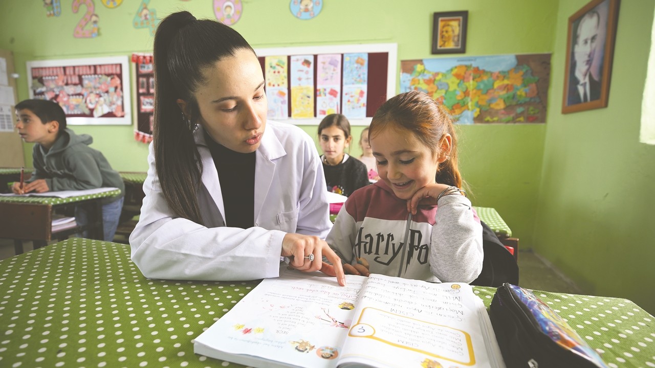 ‘Çalıkuşu’ Burçak Öğretmen