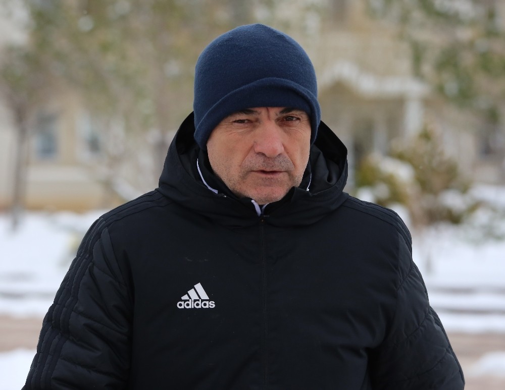Çalımbay: “Futbolcular huzur içinde maça çıkmıyor” 