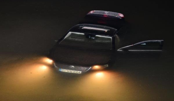 Çalınan otomobil, Seyhan Baraj Gölü'nde bulundu