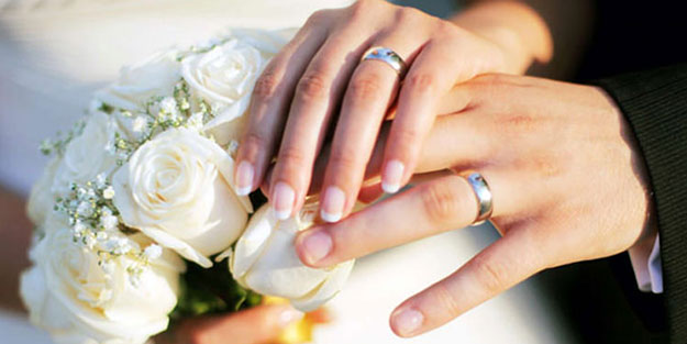 Çalışan kadın geç evleniyor