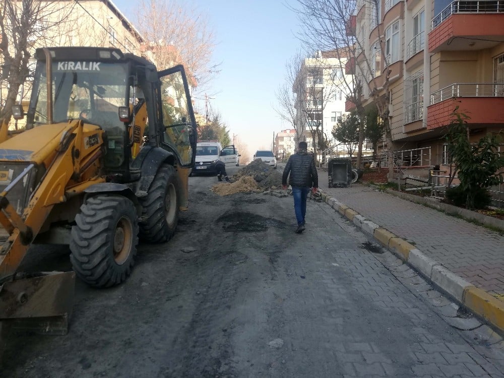 Çalışma sırasında doğal gaz borusu patladı, büyük tehlike atlatıldı 