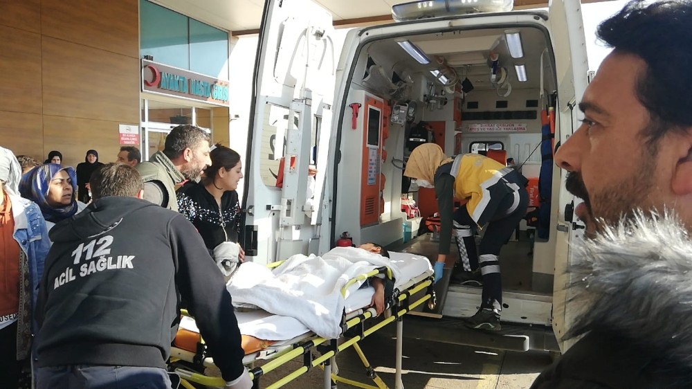 Çalışmayan kamyoneti iterken çocuğu ezdiler 