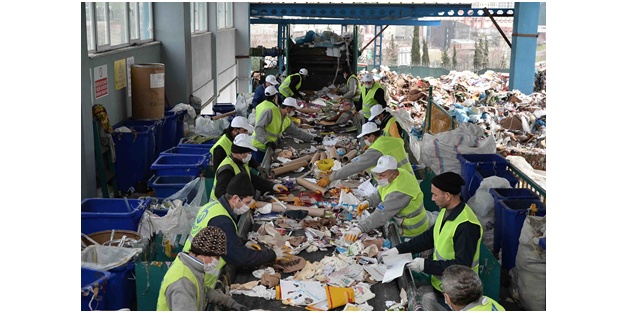 “Cam atıklar toplanarak akaryakıt tasarrufu sağlanıyor”
