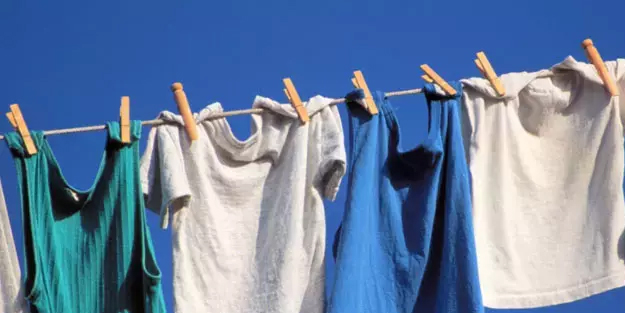Çamaşırları bu vakitte yıkayın: Çok sayıda sessiz tehlike gizleniyor, hemen bakın! Yağ izi kalmıyor