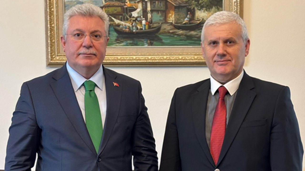 ‘Cambaza bak’ taktiğiyle hırsızlığı perdeliyorlar