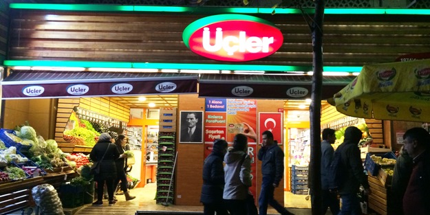 Cami altında domuz eti