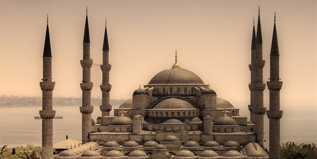 Cami avlusunda vakit namazını beklemek sağlık için çok yararlı