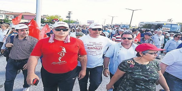 Cami hırsızı CHP'li de 'adalet' için yürüyor!